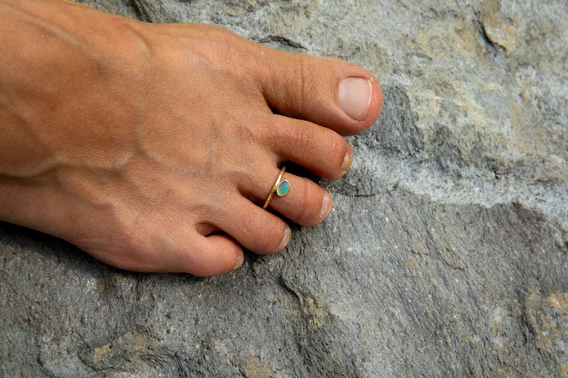 Opal Sidecar Toe Ring