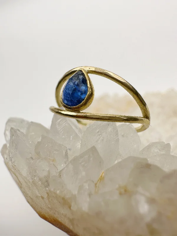 Pear Sapphire Split Band Ring